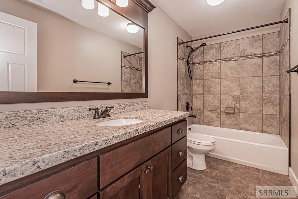 Building Photo - 2222 Cobblefield Way