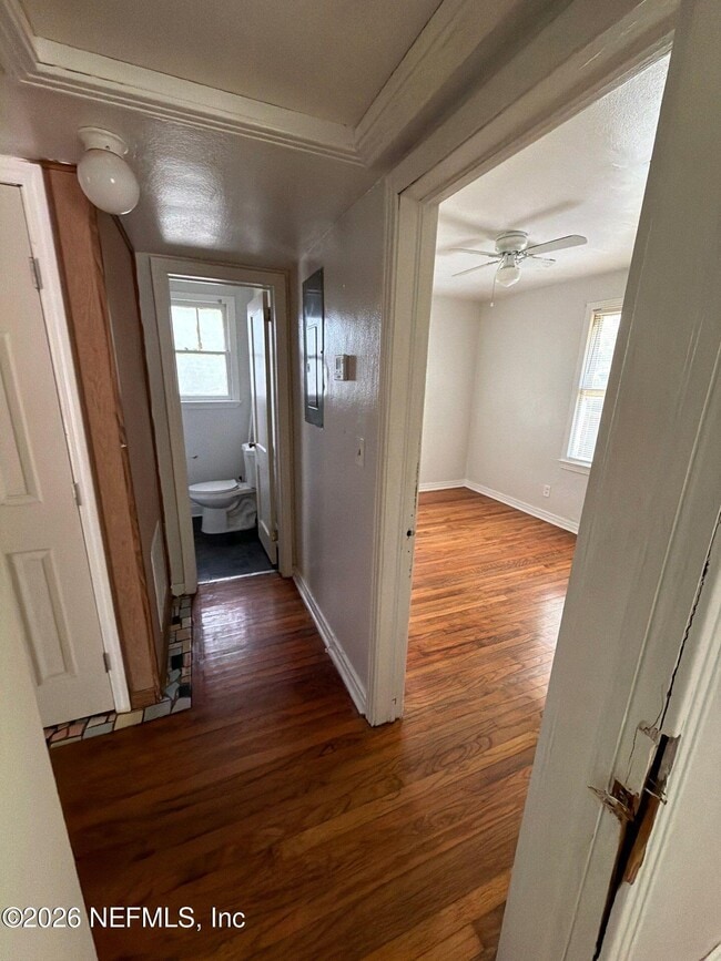 Building Photo - 2052 W 17th St