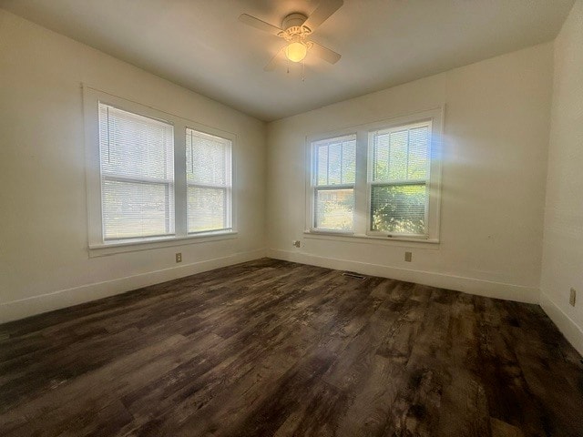 Building Photo - 605 Oak Park Dr