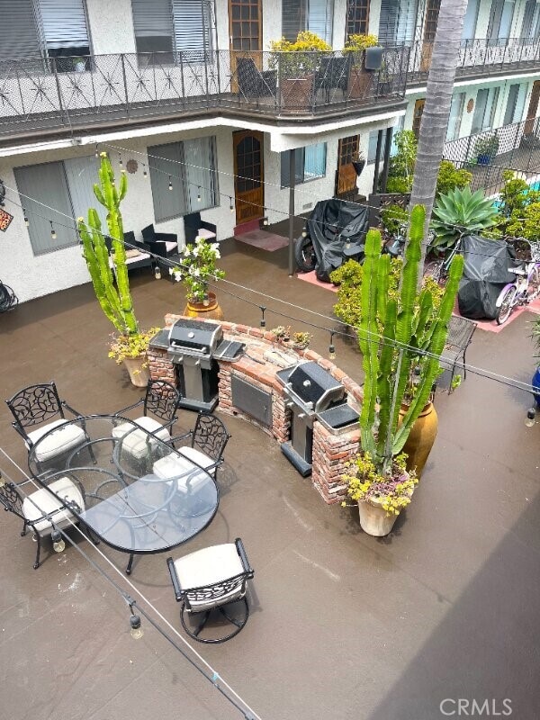 Building Photo - 2115 Placentia Ave