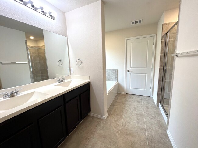Building Photo - 5808 Eden Dr