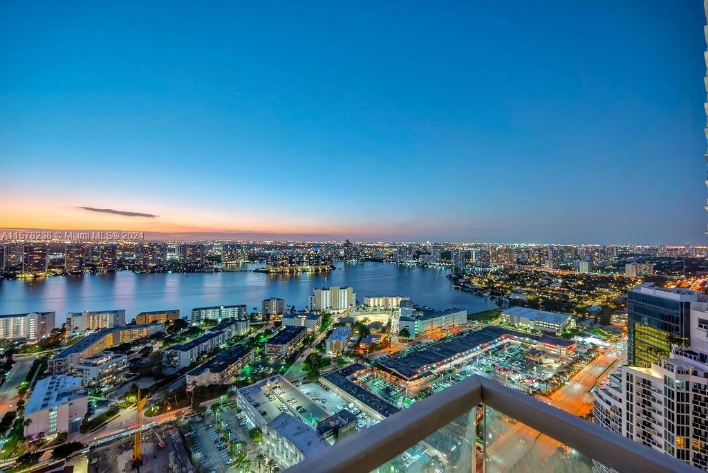 Building Photo - 17901 Collins Ave