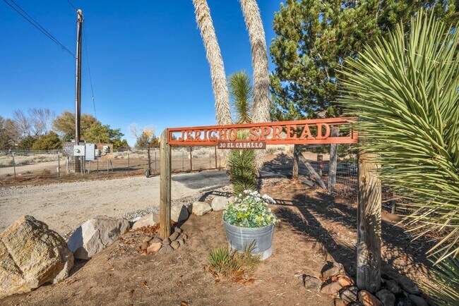 Building Photo - Single Story Home Located on a Ranch