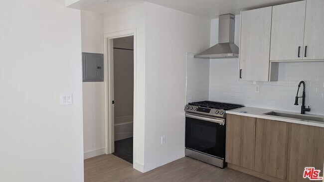 Building Photo - 1125 Lodi Pl