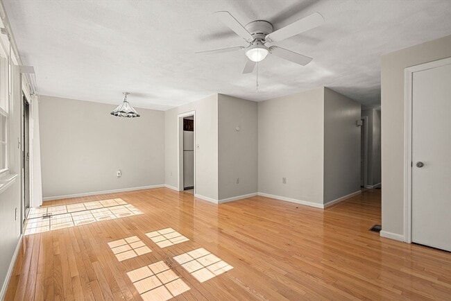 Building Photo - 290 Apache Way