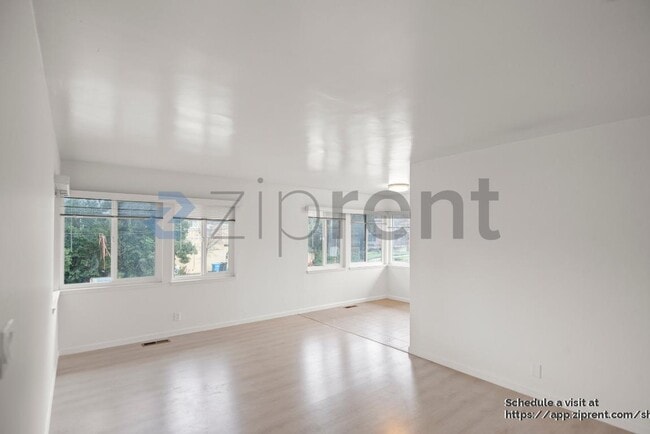 Building Photo - 836 El Camino Real