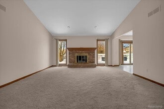 Building Photo - 249 E Silverbell Rd