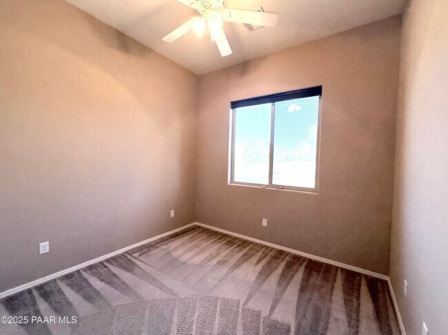 Building Photo - 4678 Edgemont Rd