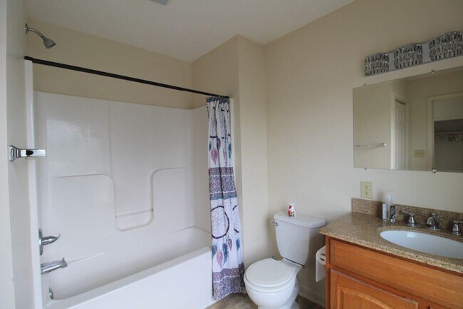 Building Photo - 1311 Stonechris Dr