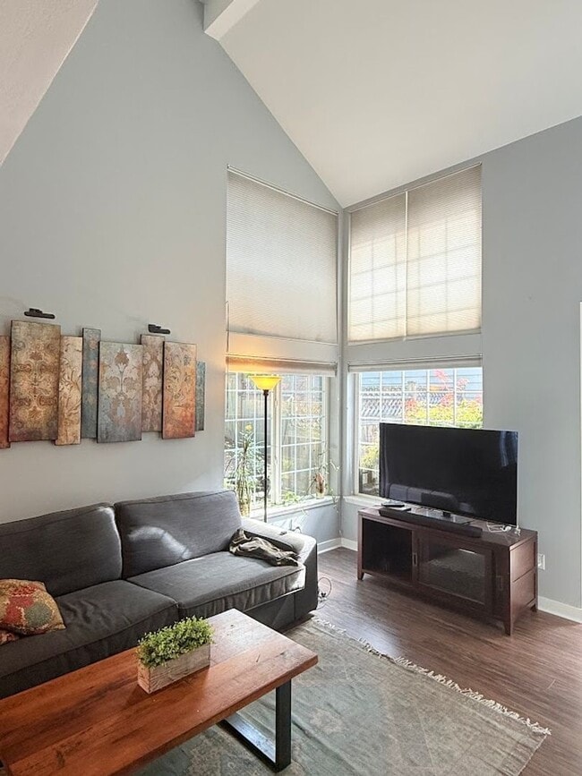 Building Photo - ? Charming 3BR/2.5BA Home in Kirkland, WA ?