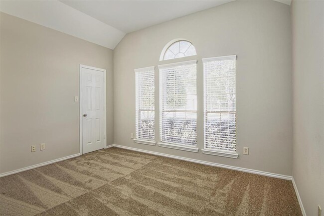 Building Photo - 26007 Waldridge Dr