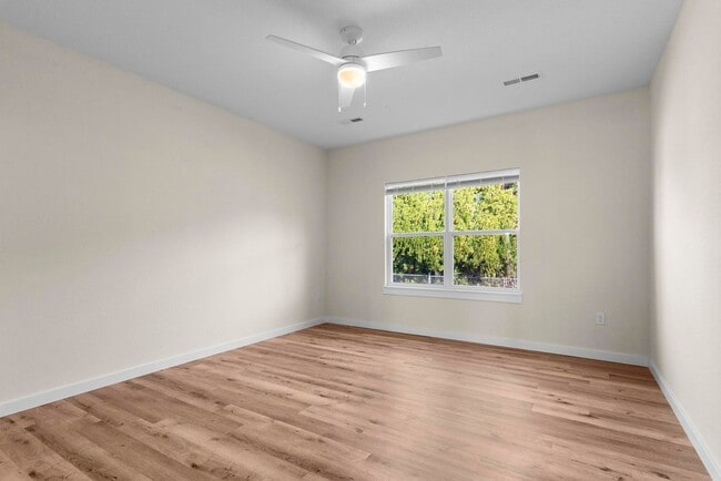 Building Photo - New 3 bedroom 2 bathroom