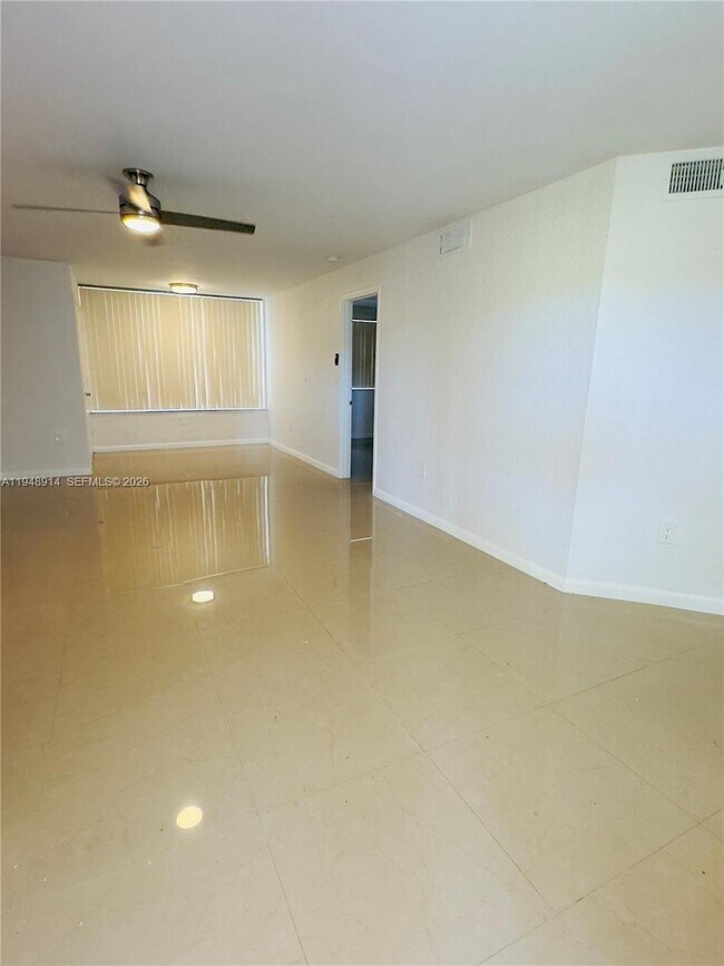 Building Photo - 2851 N Oakland Forest Dr