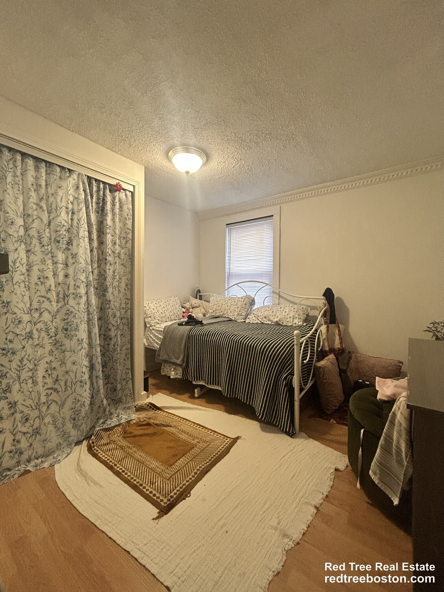 Building Photo - 12 Village St