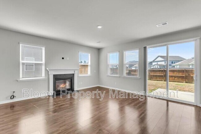 Building Photo - 425 Ribiero Dr