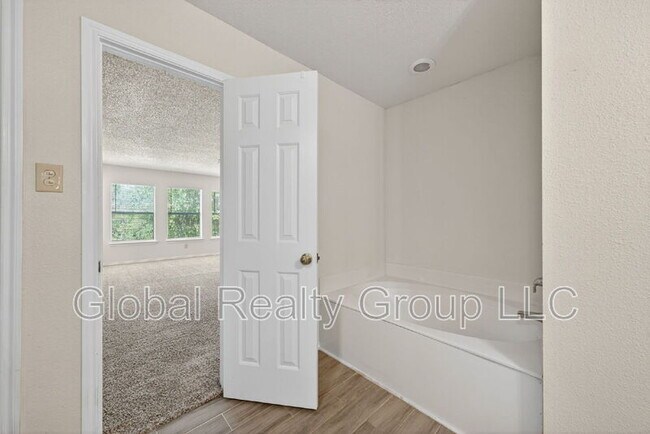 Building Photo - 3580 Olde Moss St
