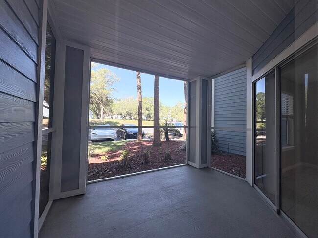 Building Photo - Lake Mary Condo ~ Fresh Paint, Tile Flooring, Updated Kitchen/Bath!