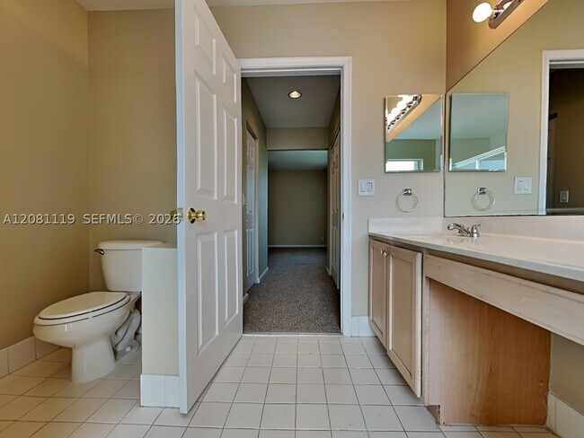 Building Photo - 5143 Heron Ct