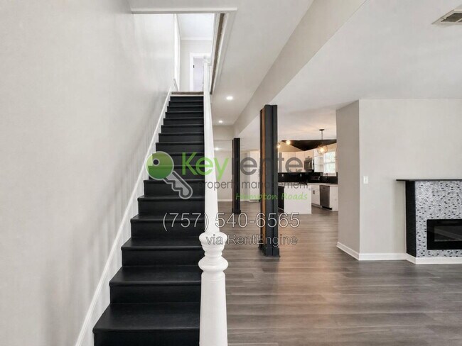 Building Photo - 3308 Monroe St