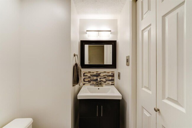 Building Photo - 2150 Paso Rello Dr