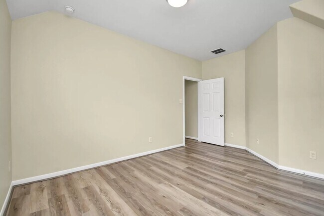 Building Photo - 6315 Bain Dr