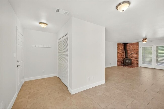 Building Photo - 898 Meginnis Ln