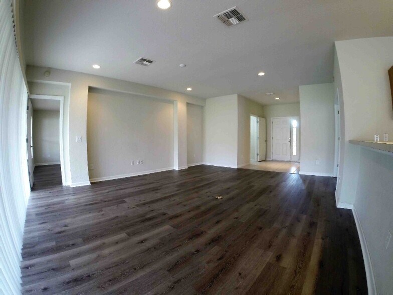 Building Photo - 5525 SW 40th St