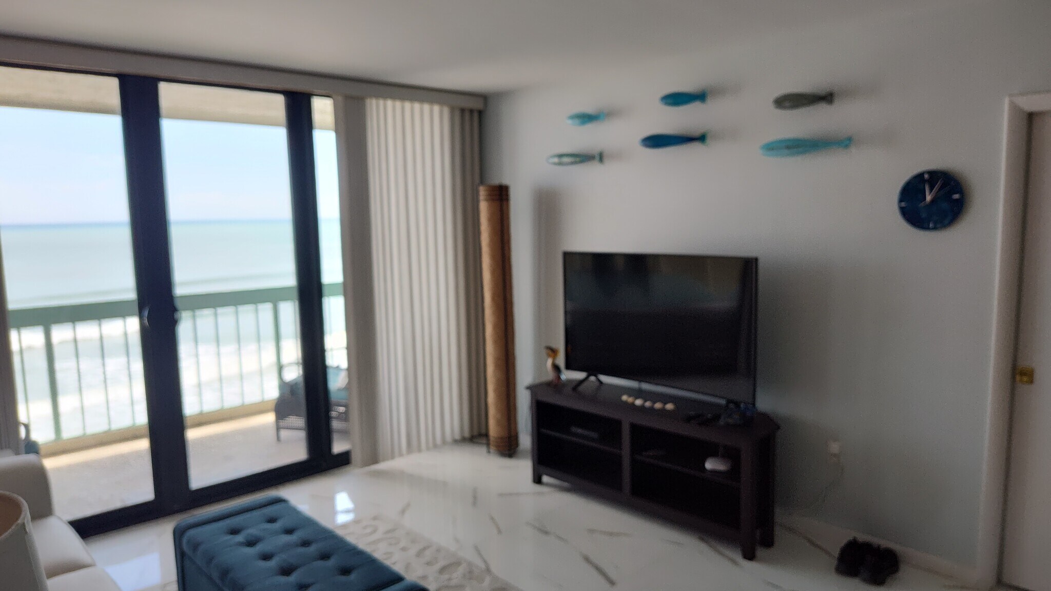 Building Photo - 9940 S Ocean Dr