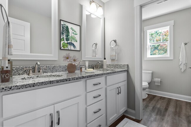 Building Photo - 20 Forest Dr