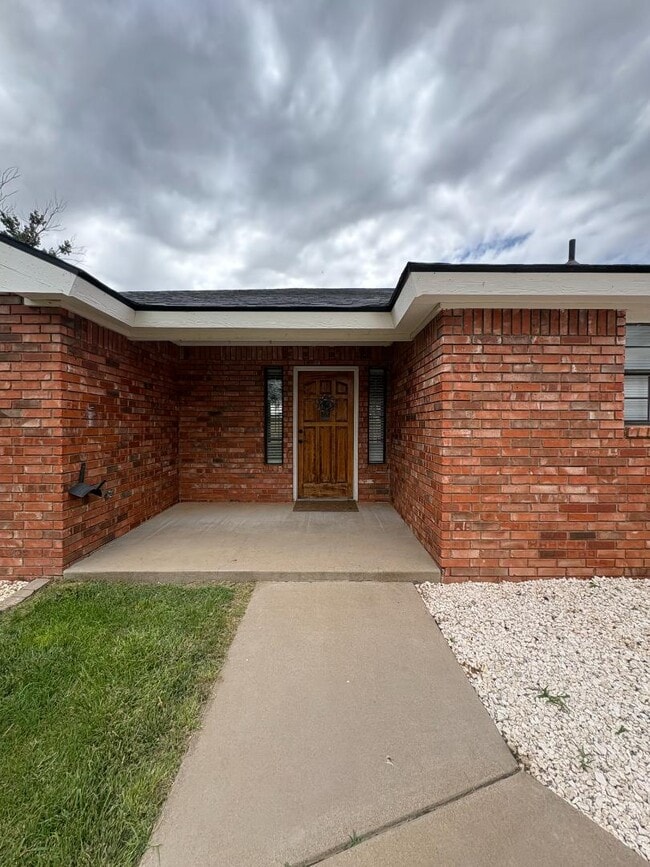 Building Photo - 2422 Howard Cowper Dr