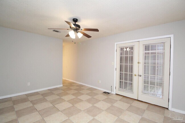 Building Photo - 5250 Powrie Dr