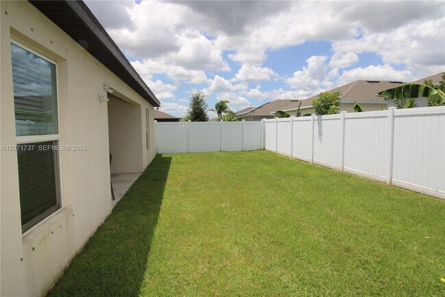 Building Photo - 5424 Fantasy Dr