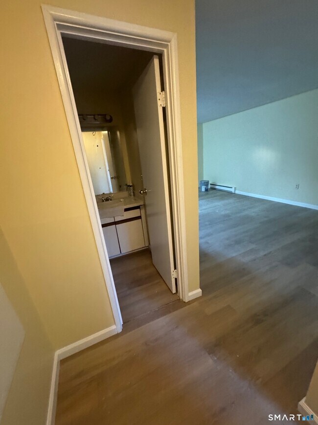 Building Photo - 184 Burgundy Hill Ln