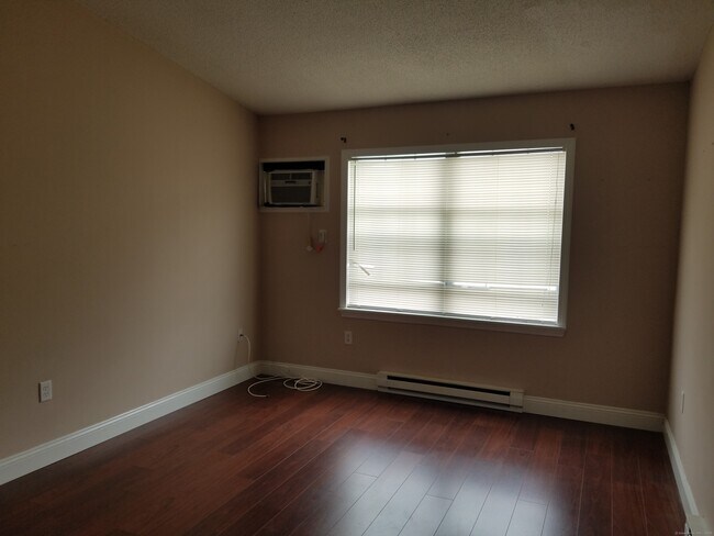 Building Photo - 89 Coleman St