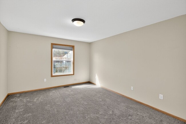 Building Photo - NEAR OTTER CREEK GOLF COURSE!! 2 Bedroom, 1.5 Bathroom in Northeast Ankeny