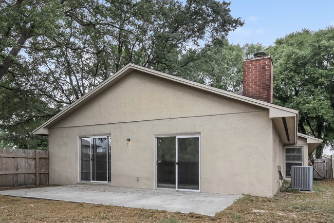 Building Photo - 1399 Barbizon Ct