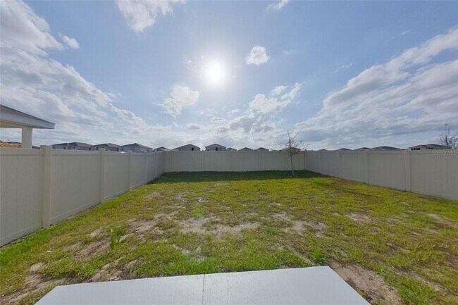 Building Photo - 8624 SW 44th Ct