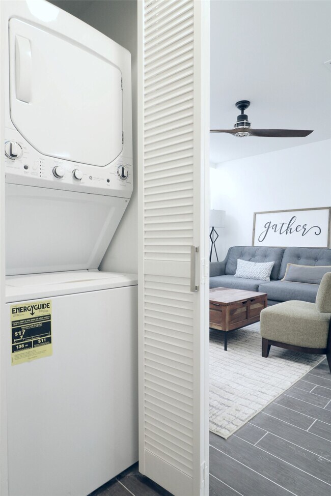 Building Photo - 412 Pacific St