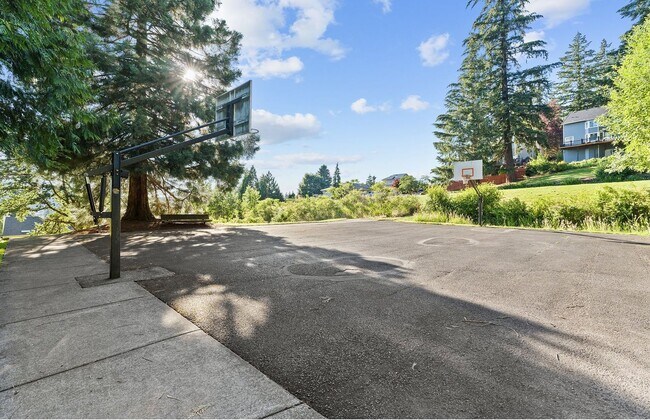 Building Photo - 1614 Village Park Pl