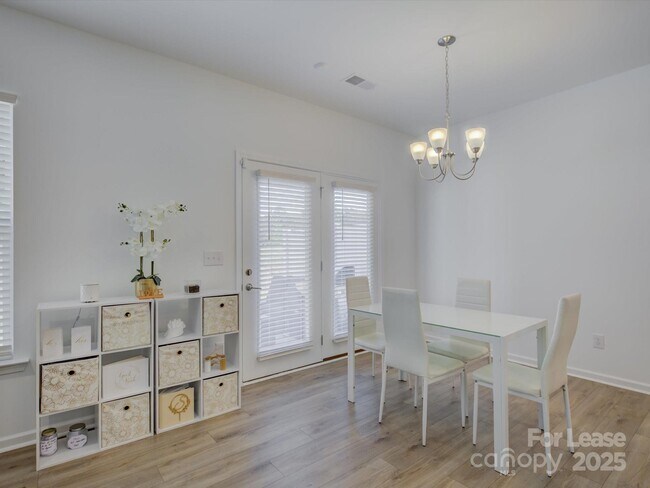 Building Photo - 13124 Rover St