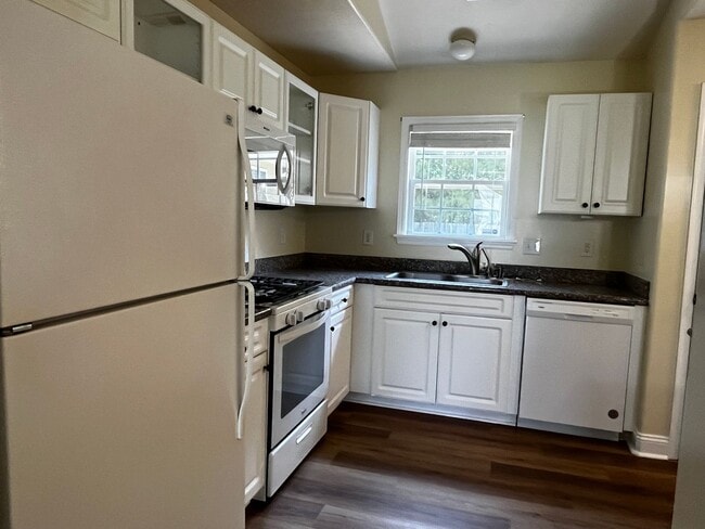Building Photo - Home in New Bern's Arcadia Village neighborhood