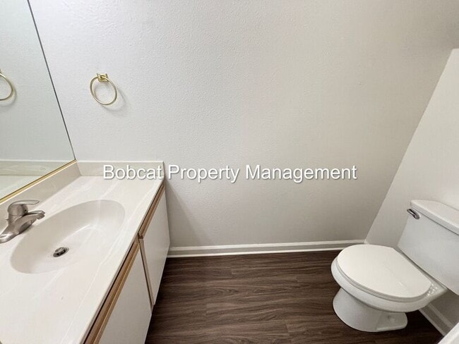 Building Photo - 1407 Mission St