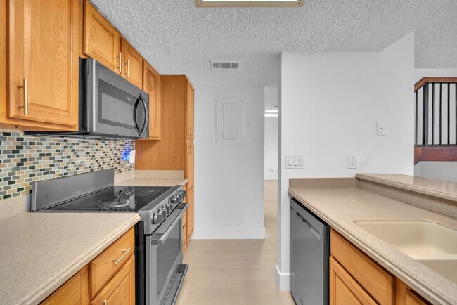 Building Photo - 12359 NW 11th Ct
