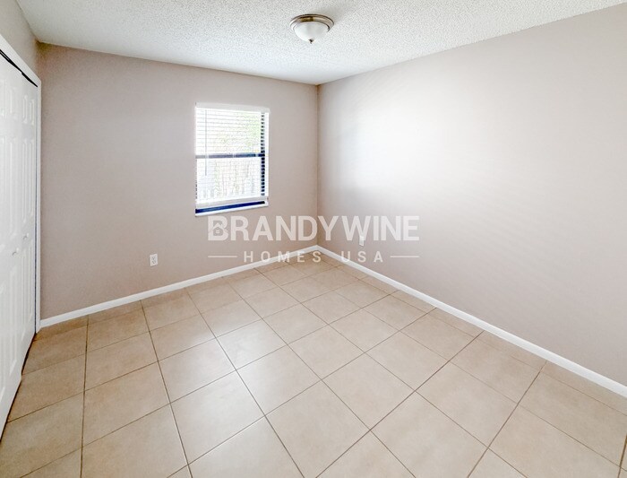 Building Photo - 403 Crabtree Ave