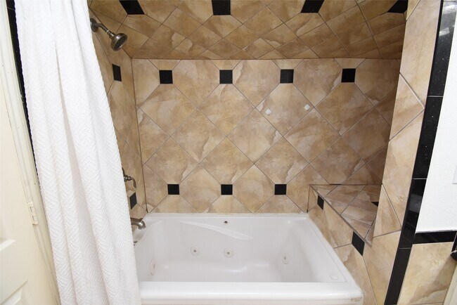 Building Photo - 7726 Miller Glen Ln