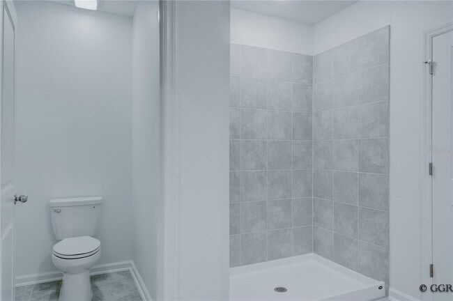 Building Photo - 5005 Worchester Dr