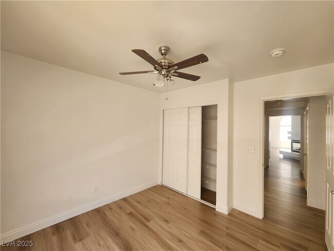 Building Photo - 908 Alta Oaks Dr