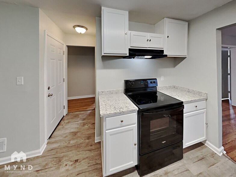 Building Photo - 940 Nelson Dr
