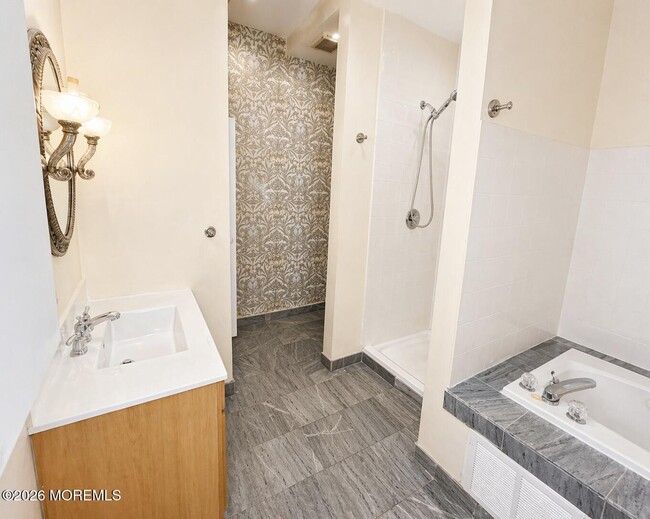 Building Photo - 616 Mattison Ave