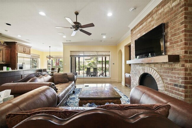 Building Photo - 25207 Hideaway Run Dr